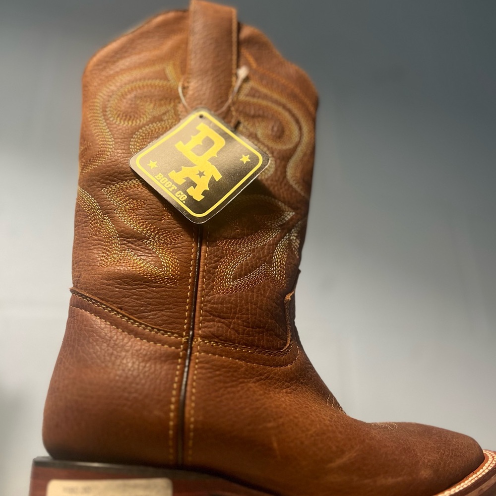 D A Boot co. New sizes.5 5 brown color